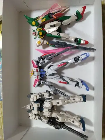 HG(하이그레이드) 건담 프라모델 3체 세트