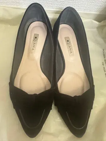 DIANA 블랙 리본 포함 플랫슈즈