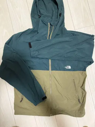 The North Face 마운틴 파카 M 사이즈