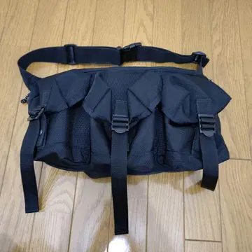FUTURA LABORATORIES 삼련 힙색 FUTURA