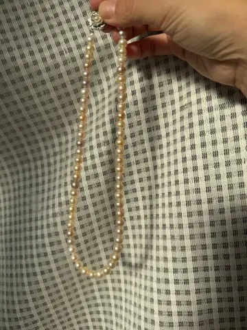 진주 목걸이 꽃 모양 클로징