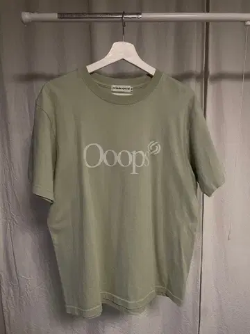 Ooops 로고 T셔츠 라이트 그린