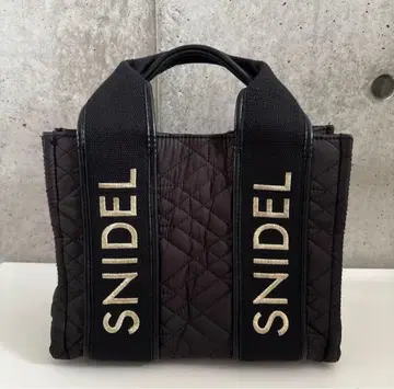 SNIDEL 퀼팅 로고 토트백