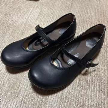 리게타 가죽 플랫 스트랩 펌프스 블랙 메리 제인