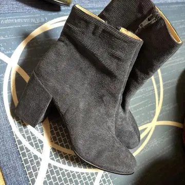 블랙 코듀로이 숏부츠