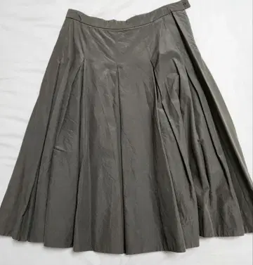 MARGARET HOWELL 플리츠 스커트 사이즈 II 카키 가격 인하!