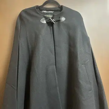 ZARA 블랙 케이프 코트 Manteco