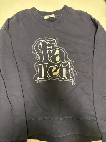 Fallett 네이비 V넥 트레이닝복