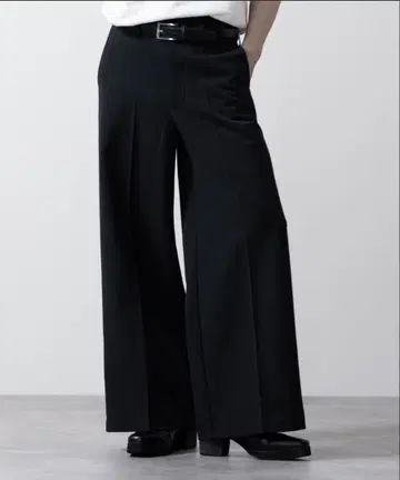 CLEL 백 브러쉬드 TR 플레어 슬랙스 M 사이즈