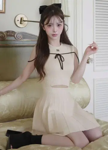 Darich 허리 오픈 스트링 미니 니트 원피스 아이보리