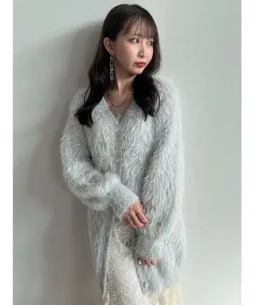 dazzlin 허밍 라메 미들 가디건