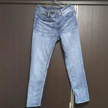 슬림핏 라이트 블루 데님