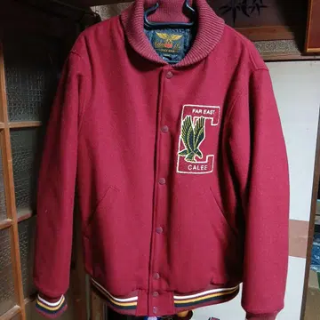 calee 바시티 자켓