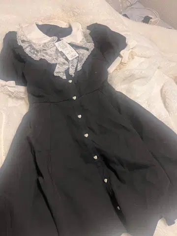 시크릿허니 레이스 장식 블랙 미니 원피스