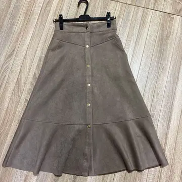 브라운 플레어 스커트 스웨이드풍