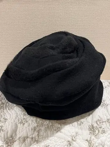 아나스타샤 베레모 장미 디자인 블랙