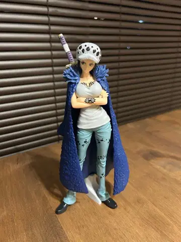 원피스 트라팔가 로 피규어