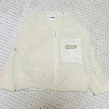 MILKFED. SLEEVE LOGO V NECK JACKET