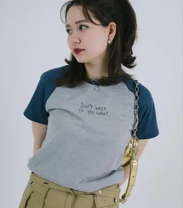 티나 조준 그레이/네이비 반팔 래글런 티셔츠 M