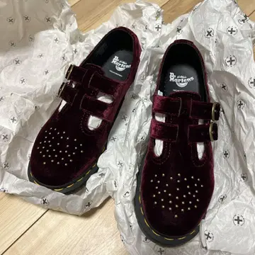 Dr.Martens Vegan8065 UK4
