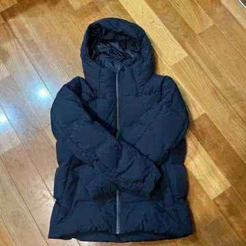 UNIQLO 블랙 다운 자켓 M 사이즈