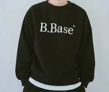 B.Base 로고 맨투맨 셋업