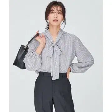 새상품급! 23구 [세탁 가능] 빈티지 프린트 보타이 블라우스