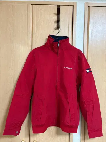 타미 힐피거 레드 나일론 자켓