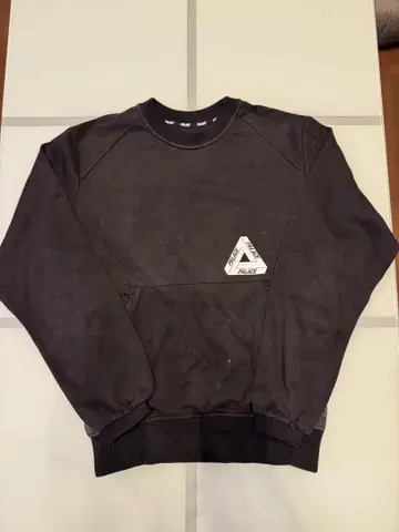 PALACE SKATEBOARDS 블랙 맨투맨