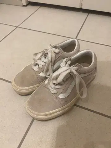 Vans 베이지 스웨이드 스니커즈