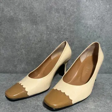 컨디션 최상 TRUSSARDI 스틸레토 가죽 펌프스 22cm