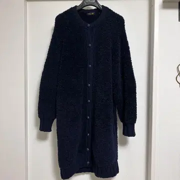 드로어 네이비 버튼 부착 니트 코트