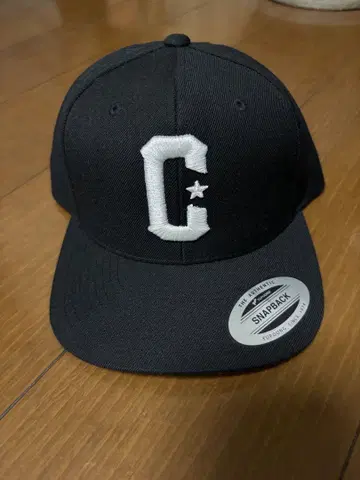 live fit 스냅백 캡 블랙