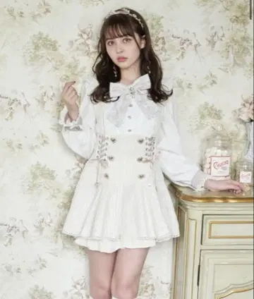 LIZLISA 리즈리사 메시지 리본 트위드 셋업 화이트