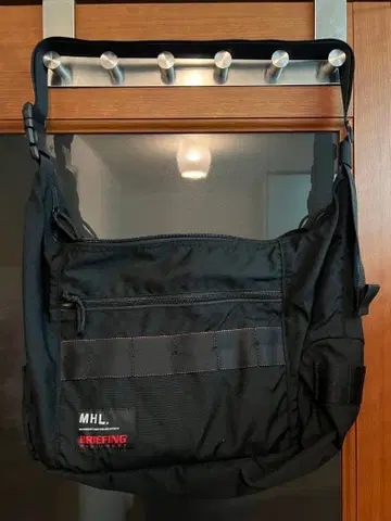 MHL. 브리핑 콜라보 숄더백 브리핑