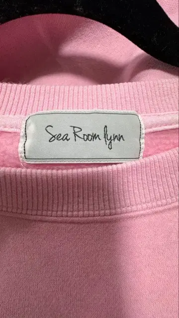 SeaRoomlynn 볼륨 맨투맨 풀오버 핑크