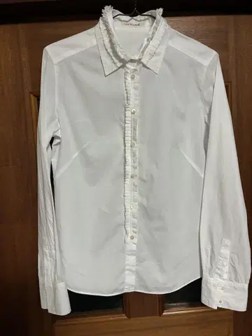 VIN ROUGE 프릴 화이트 셔츠 사이즈 40