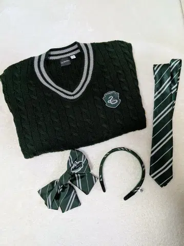 슬리데린 코디 GU 콜라보 니트