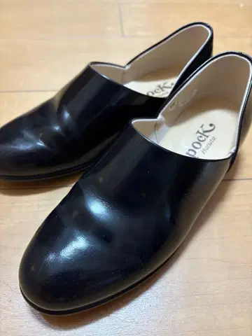 HARUTA 블랙 로퍼 24EE