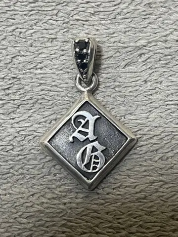 A&G 펜던트 탑