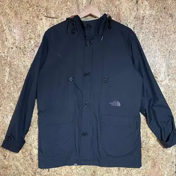 The North Face 블랙 마운틴 파카