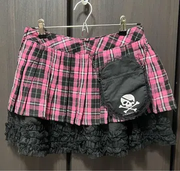 BODY LINE 체크 무늬 플레어 스커트