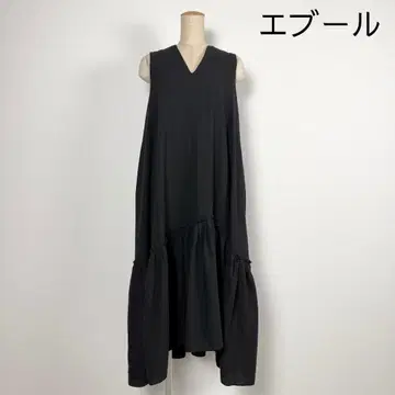 에부르 롱 원피스 티어드 블랙 슬리브리스 프릴