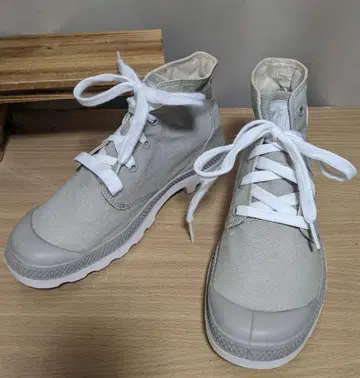 팔라디움 하이컷 스니커즈 그레이 사이즈 23.5cm
