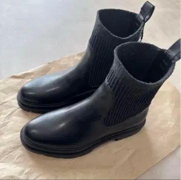 미사용 새상품 ZARA 블랙 니트 삭스 스타일 부츠