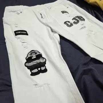 화이트 스키니 데님 데미지 가공 XL