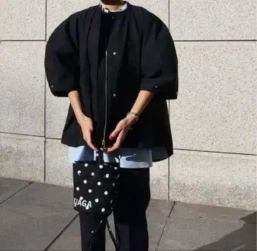 마차트 볼륨 슬리브 블루종 블랙