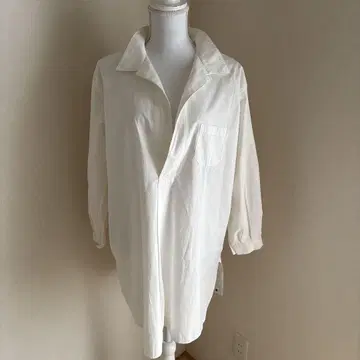 화이트 긴팔 셔츠 레귤러 카라
