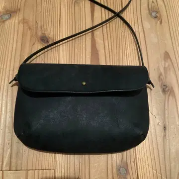 [ 새상품급 ] SAFUJI 블랙 가죽 숄더백