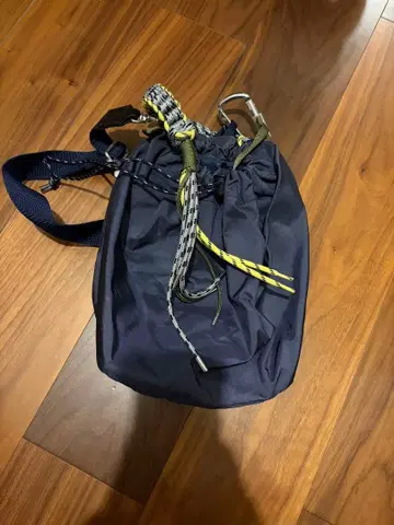 zattu 네이비 나일론 숄더백